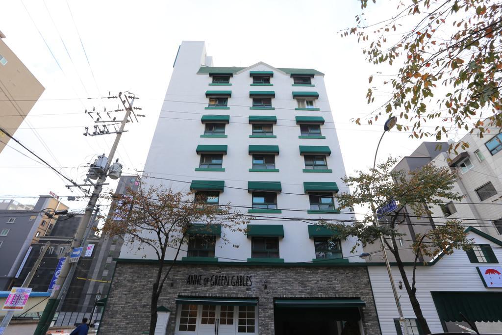 Anne Hotel